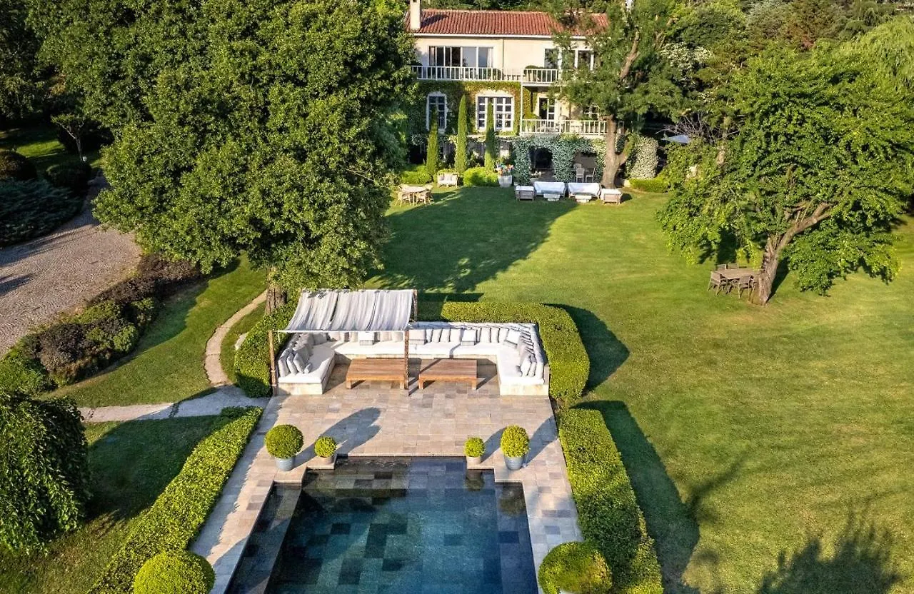 Enchanting 22,000M2 Property And Elegant 5 Bedroom Manor Istanbul