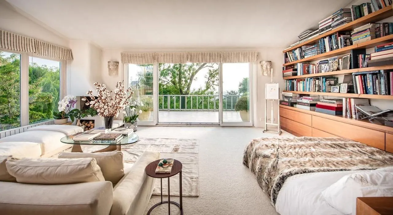 Enchanting 22,000M2 Property And Elegant 5 Bedroom Manor Istanbul 0*,