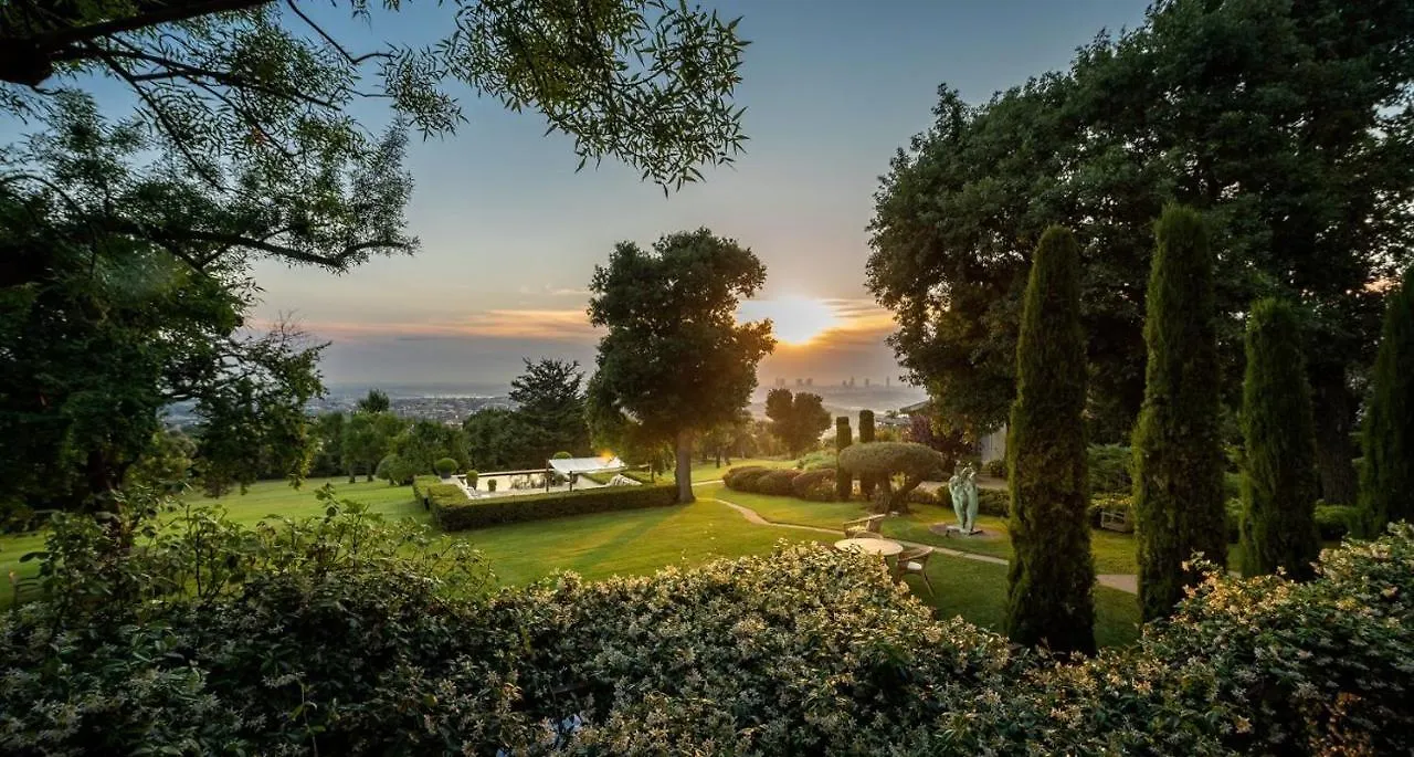 Enchanting 22,000M2 Property And Elegant 5 Bedroom Manor Istanbul