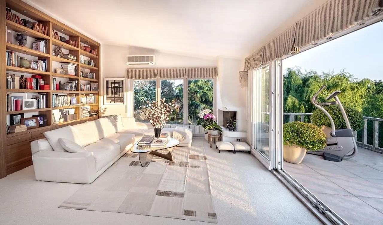 Enchanting 22,000M2 Property And Elegant 5 Bedroom Manor Istanbul Turcia