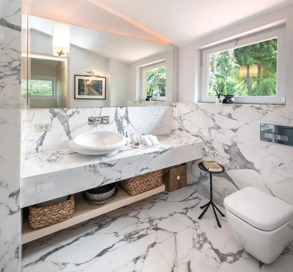Enchanting 22,000M2 Property And Elegant 5 Bedroom Manor Istanbul 0*,  Turcia