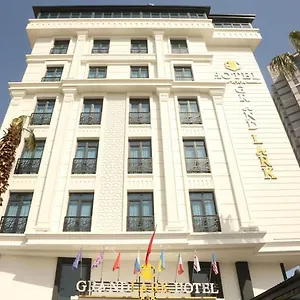  Otel Grand Lark